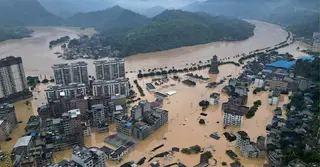 চীনে ভারী বৃষ্টি-বন্যায় প্রাণ গেছে ৩০ জনের